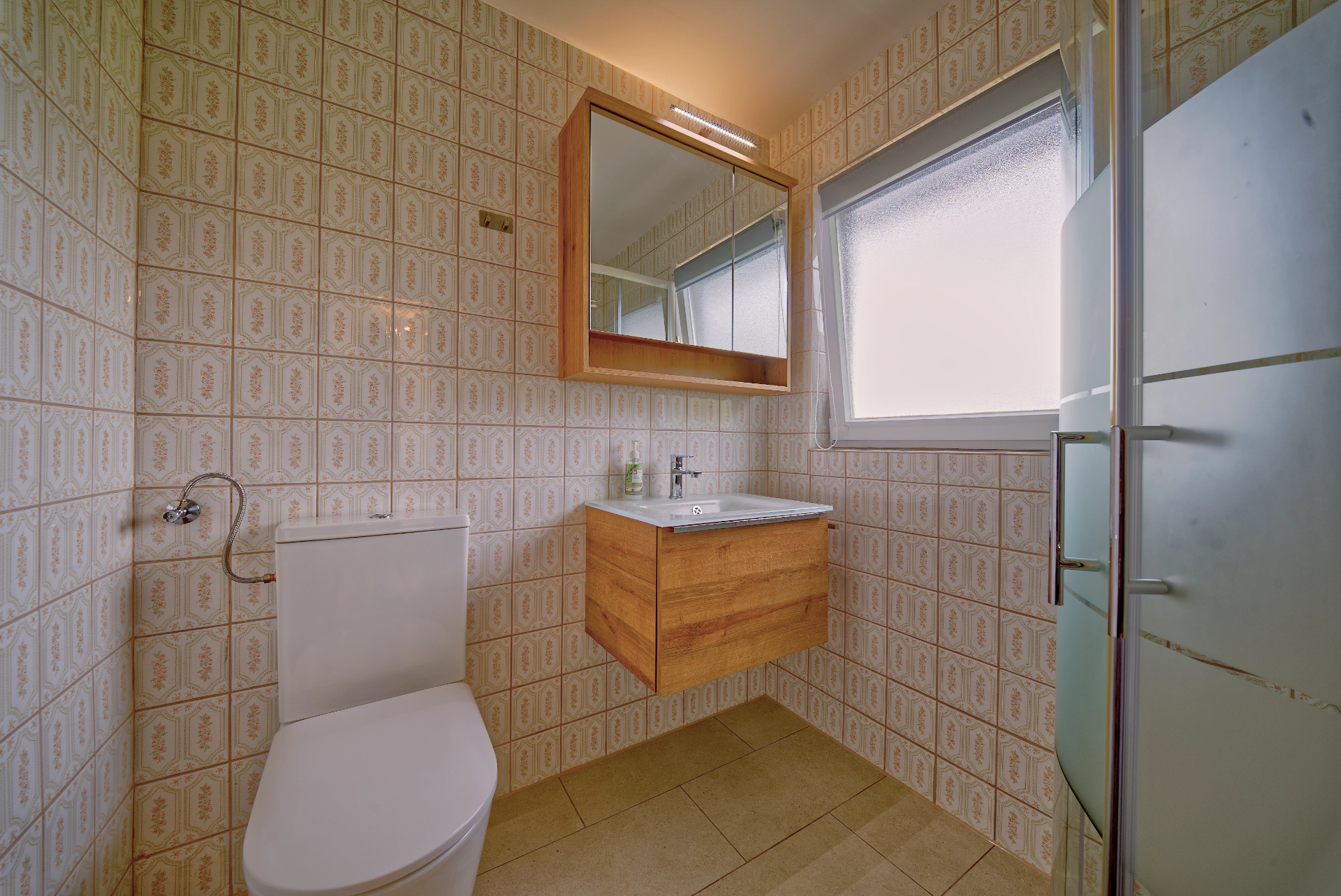 Wohnung2-Badezimmer-Dusche-WC