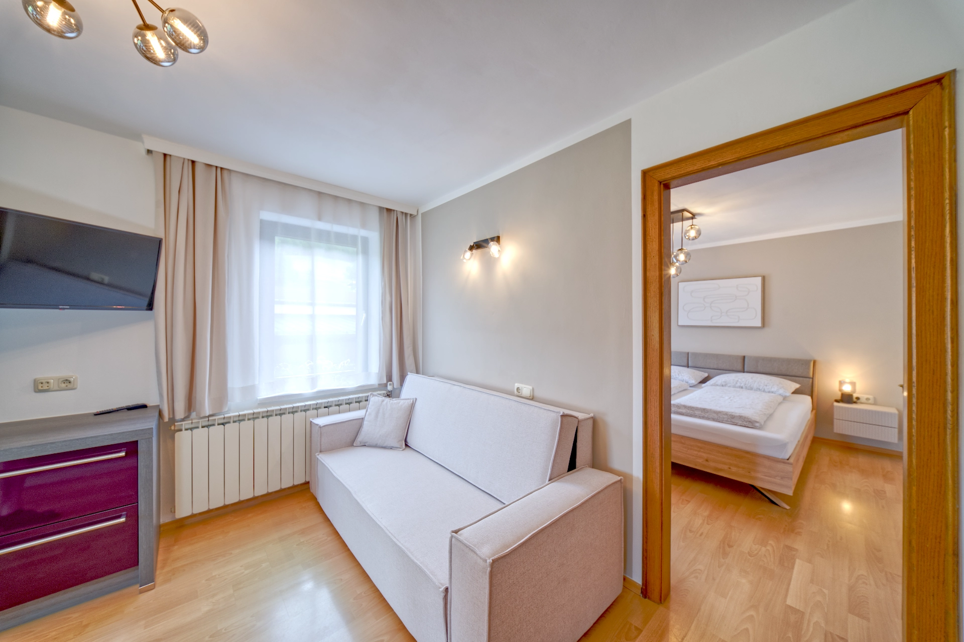 Wohnung2-Wohnzimmer-Schlafzimmer